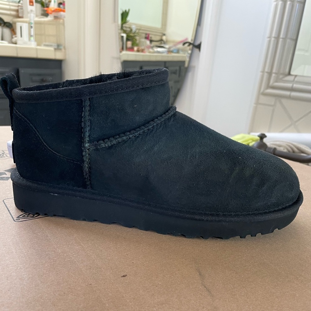 Uggs Ultra Mini size 8